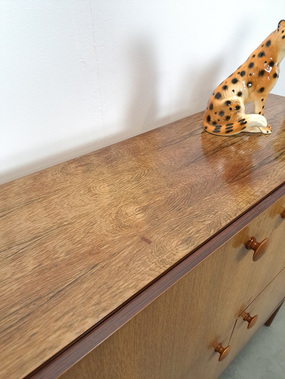 Image 1 of Meuble Palette Möbel en placage de bois de rose avec 4 compartiments et poignées rondes vintage