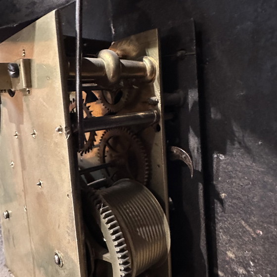 Image 1 of Horloge de parquet anglaise ancienne – R. Griffiths, Denbigh, fin XVIIIe / début XIXe siècle