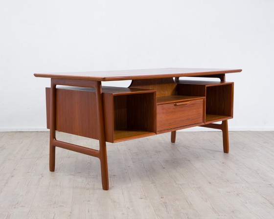 Image 1 of Deens teakhouten bureau van Omann Jr., model 75