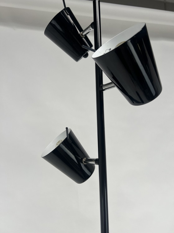 Image 1 of Lampadaire industriel à trois lumières