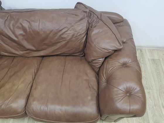 Divano Chesterfield stile Mid-Century in pelle – Sofà, Leather, Mid Century Modern (photo 2 of 22)