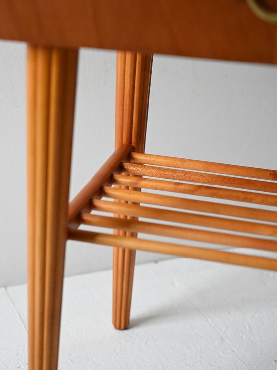 Image 1 of Deense nachtkastjes uit de jaren 40 en 50 in mahonie en berkenhout