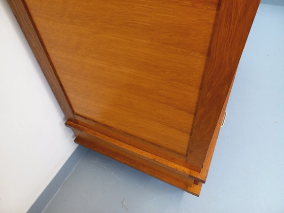 Image 1 of Vintage eikenhouten kledingkast uit de jaren 60