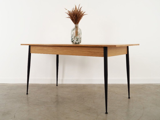 Image 1 of Mesa de roble, diseño italiano, años 80, fabricación: Italia