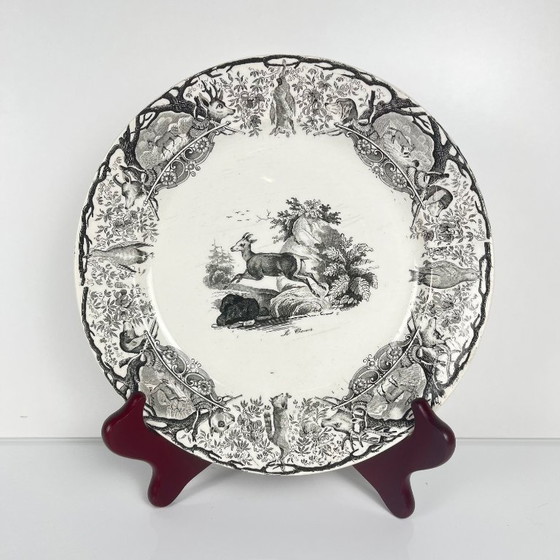 Image 1 of Trio antieke Sarreguemines U&C-borden, jachtscène, 1850 - 19e eeuw, zwart aardewerk, De hinde, Gems, Vos