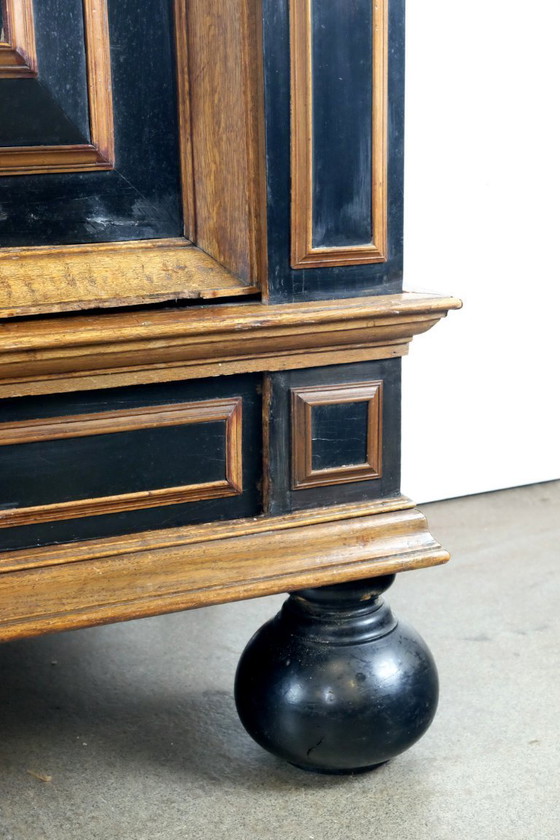 Image 1 of Credenza Zeeland del XVII secolo, in rovere.