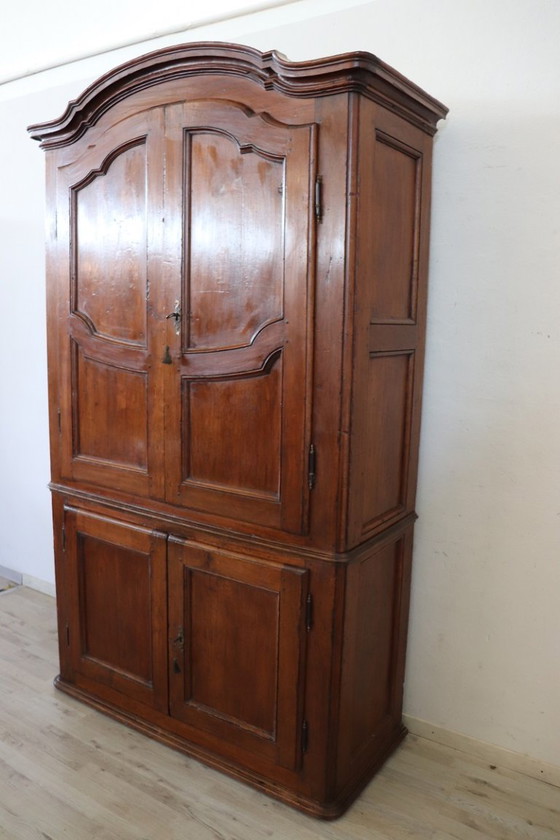 Image 1 of Raro armario antiguo en madera de álamo, Italia Mediados del siglo XVIII