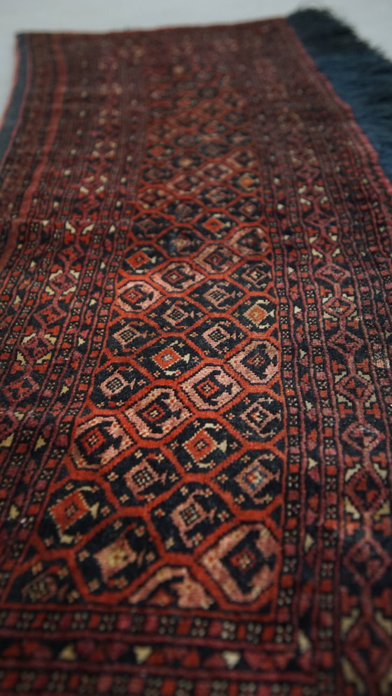 Image 1 of Chemin de table à dominante rouge bordeaux 138x39cm