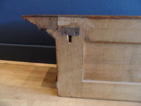 Image 1 of Antike Garderobe