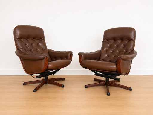 Fauteuils pivotants vintage suédois en cuir marron, milieu du siècle, par Gote Møbler – verstelbare relaxstoel (photo 2 of 8)