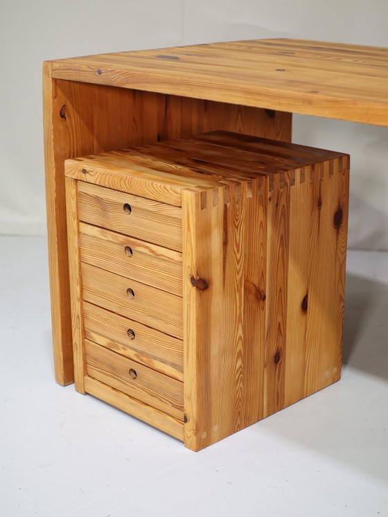 Image 1 of Scrivania con cassettiera Ate van Apeldoorn in pino anni '70