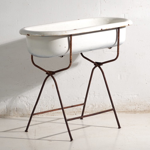 Antique bathtub in enamelled iron – Central Europe, circa 1950 #3