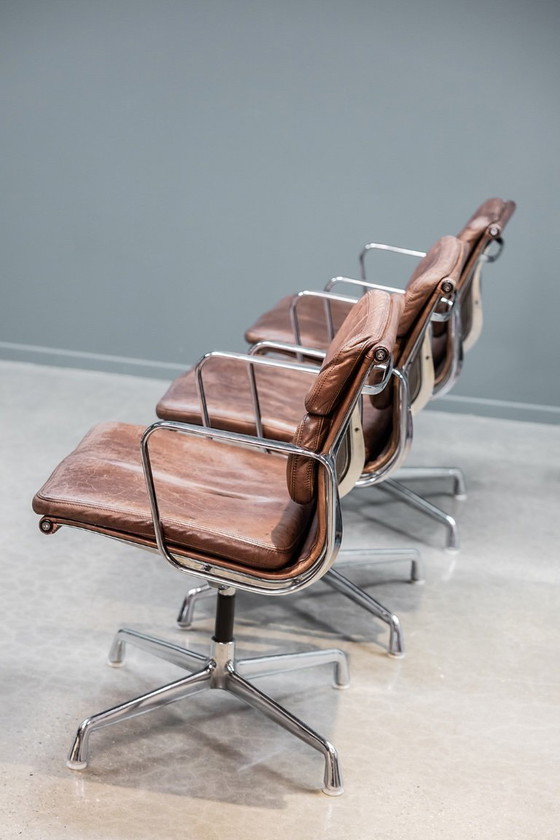 Image 1 of Eames EA208 softpad meeting chair