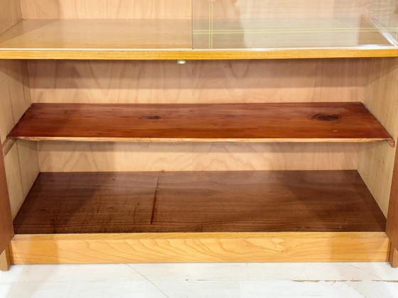 Image 1 of Commode/petite vitrine style années 60 – Bois d'orme