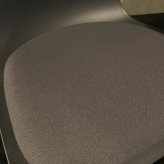 Image 1 of Vitra Hal dining chair