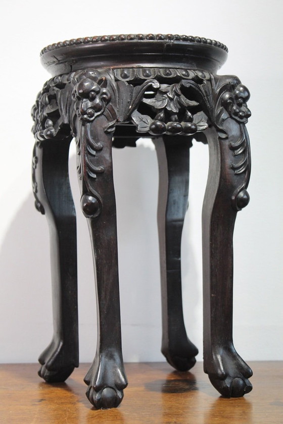 Image 1 of Espositore cinese con inserto in marmo