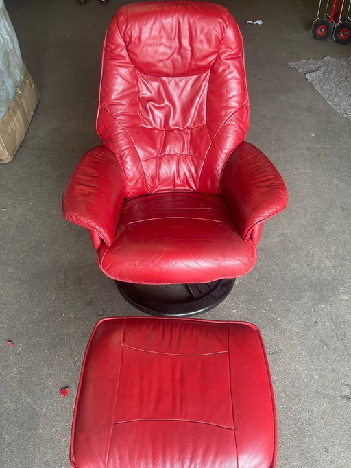 Hjort Knudsen Fauteuil avec ottoman.