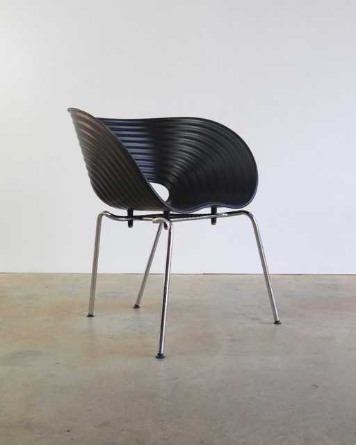 5 sillas Vitra Tom Vac negras de Ron Arad
