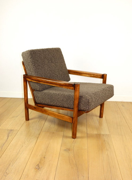 Image 1 of Houten fauteuil ontworpen door Z. Baczyk, bruin vintage chocoladebruin bouclé lamsleer