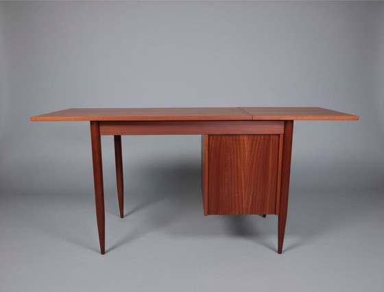 Image 1 of Arne Vodder zugeschriebener Teak-Schreibtisch mit Klappplatte aus der Mitte des 20. Jahrhunderts, dänisches Design