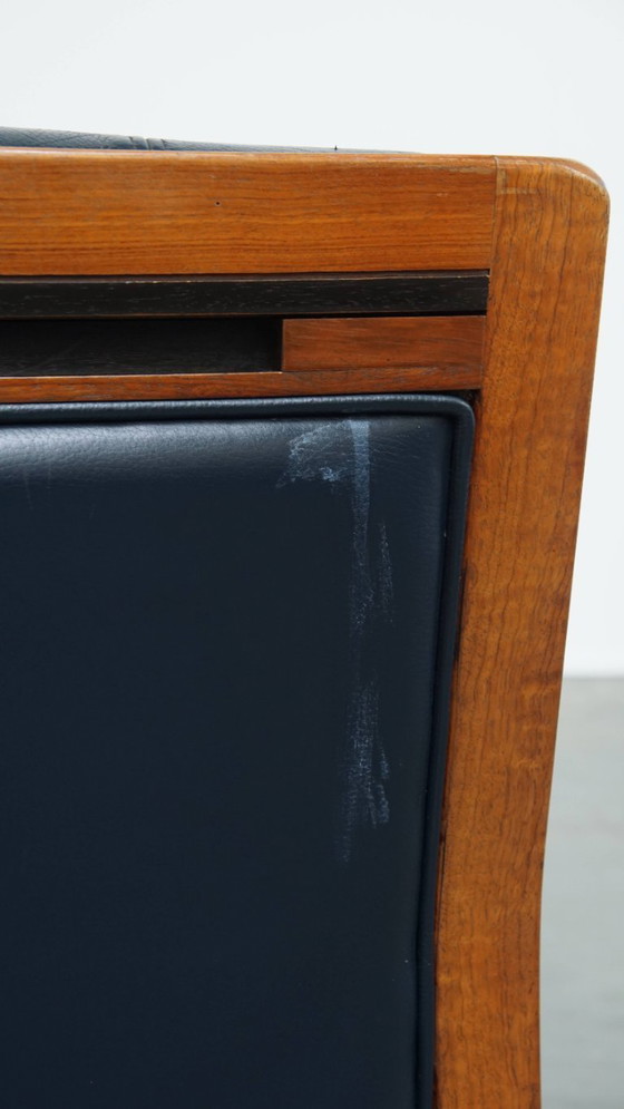 Image 1 of Divano a 2,5 posti Schuitema dal design Art Déco, con lavorazione in legno e pelle di vacchetta blu scuro