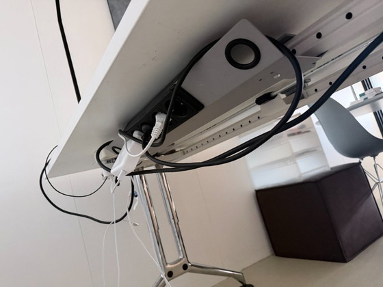 Vitra Ad Hoc Schreibtisch 160x80 – Metal, Chrome (photo 3 of 5)