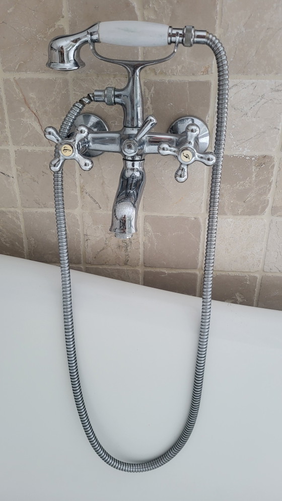 Image 1 of Classic clawfoot bathtub