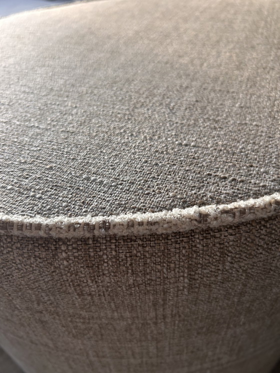 Image 1 of Mesa-puf hecha a mano NUEVA cubierta con hermosa tela