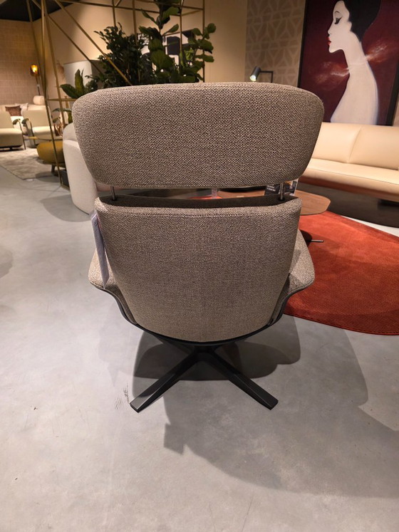 Image 1 of Sillón giratorio Time-Out con otomana de Conform.
