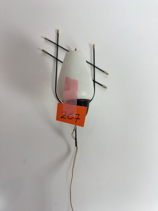 Applique murale minimaliste électrique ancienne avec abat-jour en verre dépoli – Pays-Bas, vers 1930-1940