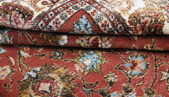 Image 1 of Originele, authentieke, pure zijden Hereke 150 x 92 cm, in topconditie.