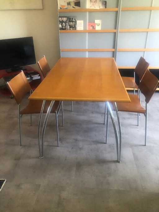 4 Martin Visser chairs with saddle leather and matching table