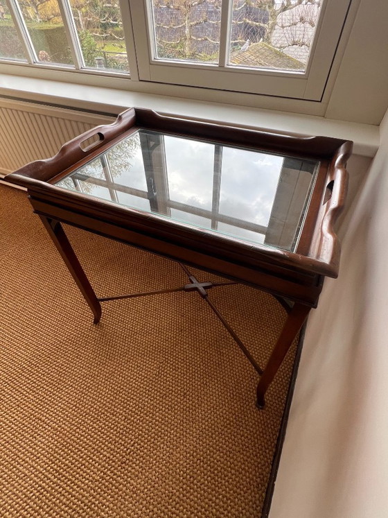 Image 1 of Antieke bijzettafel met afneembaar glazen dienblad