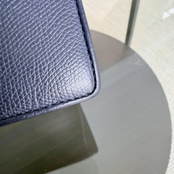 Image 1 of DIOR 30 MONTAIGNE MEDIUM - CAVIALE BLU SCURO CON FINITURE ORO
