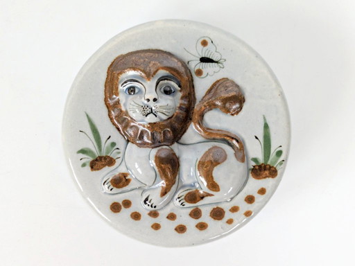 Keramische doos met deksel in Tonala-stijl uit de jaren 70: speels, gesigneerd aardewerk in volkskunststijl.