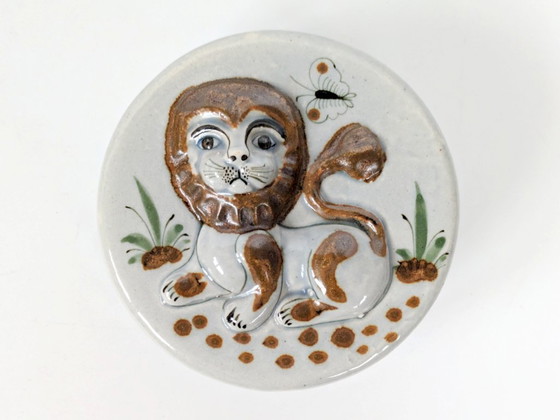Image 1 of Keramische doos met deksel in Tonala-stijl uit de jaren 70: speels, gesigneerd aardewerk in volkskunststijl.