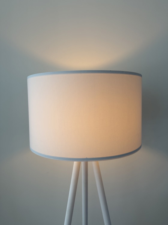 White Tripod Lamp by Zuiver – Floor lights, Canvas, Wood (photo 2 of 8)