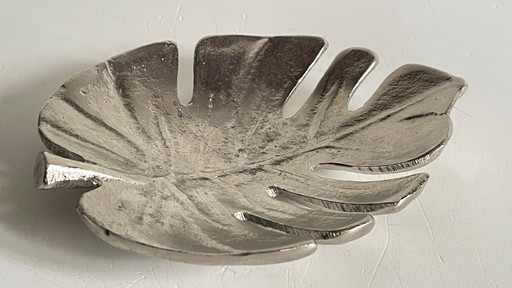 Metal Leaf-Shaped Trinket Tray