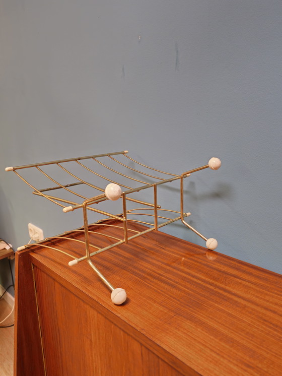 Image 1 of Vintage Lectuurrek Lectuurbak Krantenbak Messing-kleurige metaal 