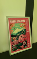 Grabado original de Yayoi Kusama enmarcado.