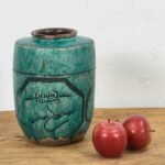 Turkooisgroene antieke decoratieve vaas (ca. 1820) #1 – Vazen, Ceramic (photo 6 of 9)