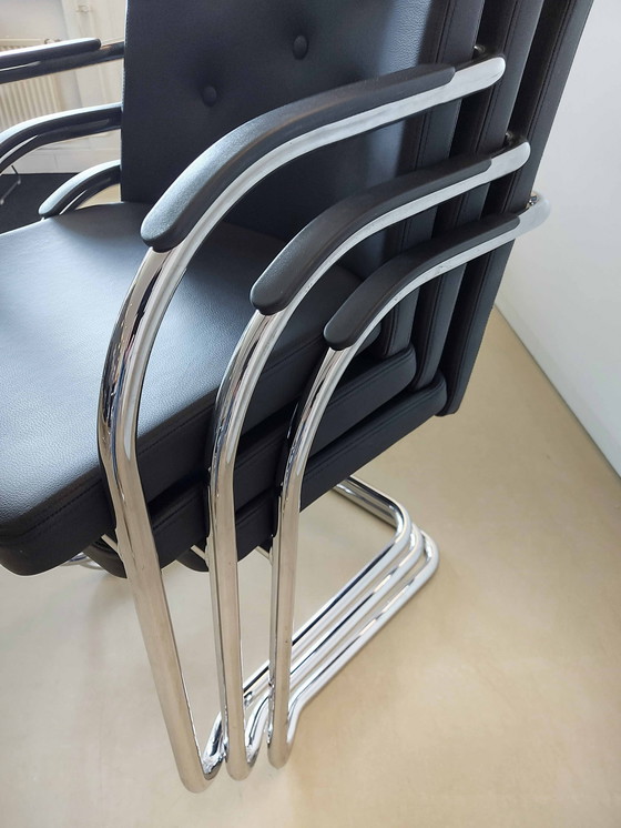 Image 1 of Sedia a slitta Lande Cole Modus in pelle nera