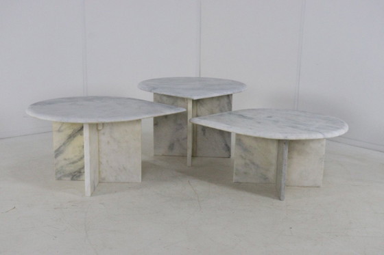 Image 1 of Set di 3 tavolini laterali in marmo, tavolino da caffè a forma di goccia