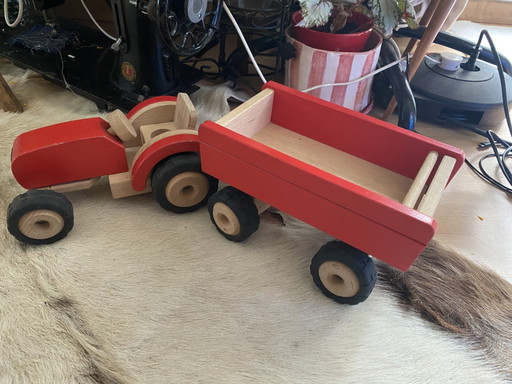 Holzspielzeug Traktor mit Hänger 