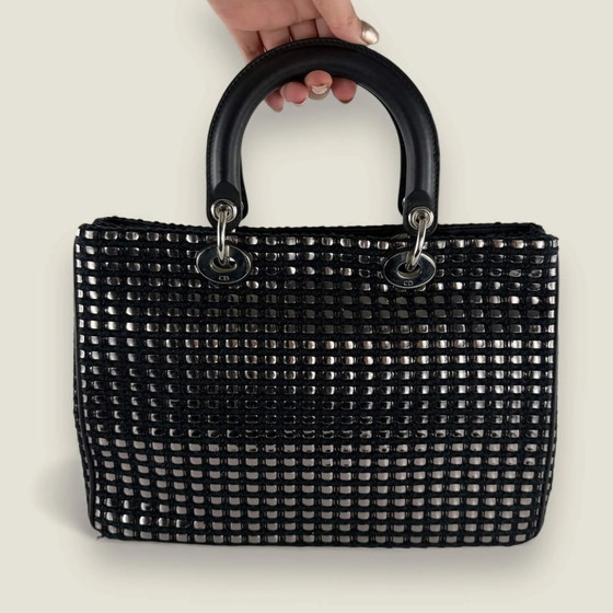 Dior borsa satchel Diorissimo media in tweed metallico con patch – Borse a spalla, Pelle (photo 6 of 32)