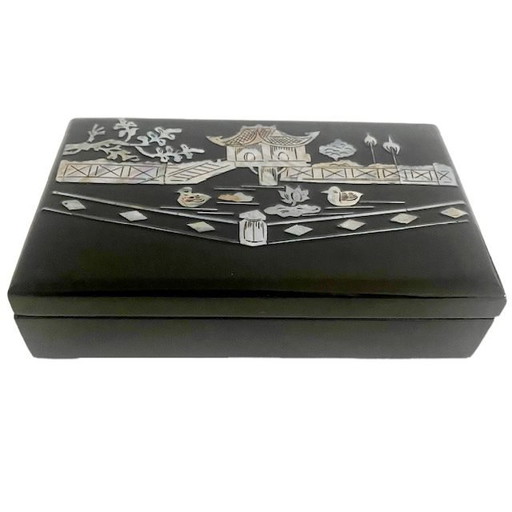 Boîte à bijoux japonaise vintage incrustée de nacre