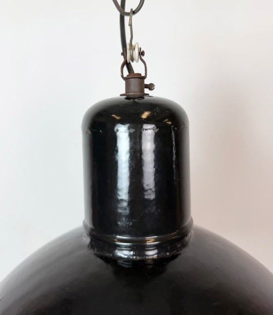 Industrial Black Enamel Factory Pendant Lamp, 1950s – Iron (photo 4 of 18)