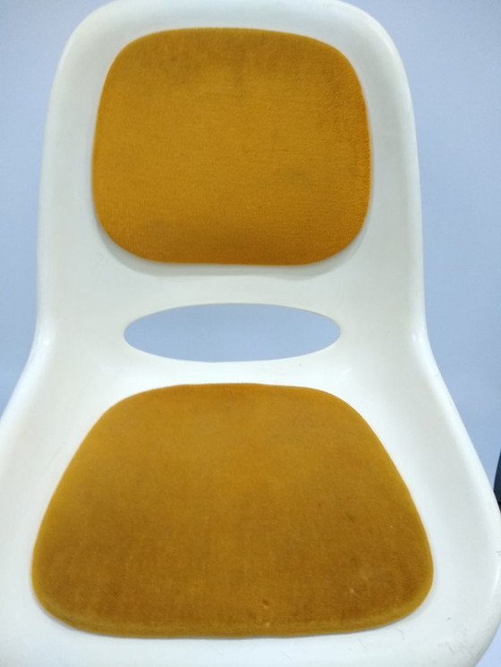 Image 1 of Chaise des années 70, époque spatiale