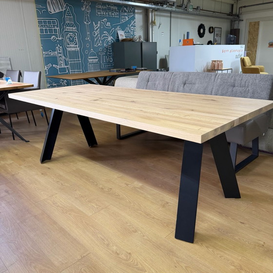 Tristan – Bert Plantagie, Dining tables (photo 5 of 5)