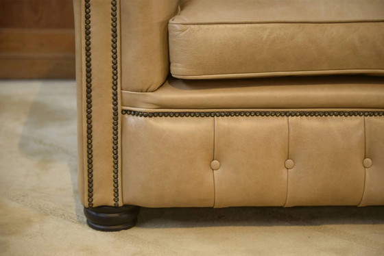 Beige leather Chesterfield sofa handmade in England. – 3-5 seaters (photo 9 of 15)